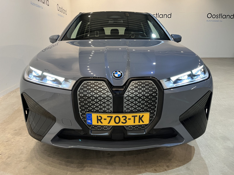 BMW iX xDrive40 High Executive 77 kWh / Luchtvering / Pano / Harman Kardon / Trekhaak / Sportpakket / 27.750 KM !! - SUV/ Geländewagen: das Bild 5 BMW iX xDrive40 High Executive 77 kWh / Luchtvering / Pano / Harman Kardon / Trekhaak / Sportpakket / 27.750 KM !! - SUV/ Geländewagen: das Bild 5