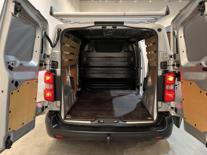 Citroën Jumpy 1.6 BlueHDI 95 Club XS / Euro 6 / Airco / Cruise Control / Trekhaak / Imperiaal / PDC / 3-Zits - Kleintransporter: das Bild 5 Citroën Jumpy 1.6 BlueHDI 95 Club XS / Euro 6 / Airco / Cruise Control / Trekhaak / Imperiaal / PDC / 3-Zits - Kleintransporter: das Bild 5