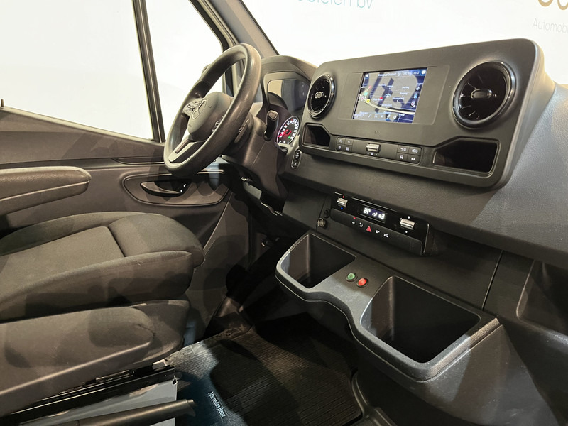 Mercedes-Benz Sprinter 315 CDI L2H2 Automaat / Euro 6 / Trekhaak 3500 KG / Airco / Cruise Control / CarPlay / Camera / Navigatie / BPM VRIJ !! - Kastenwagen: das Bild 3 Mercedes-Benz Sprinter 315 CDI L2H2 Automaat / Euro 6 / Trekhaak 3500 KG / Airco / Cruise Control / CarPlay / Camera / Navigatie / BPM VRIJ !! - Kastenwagen: das Bild 3