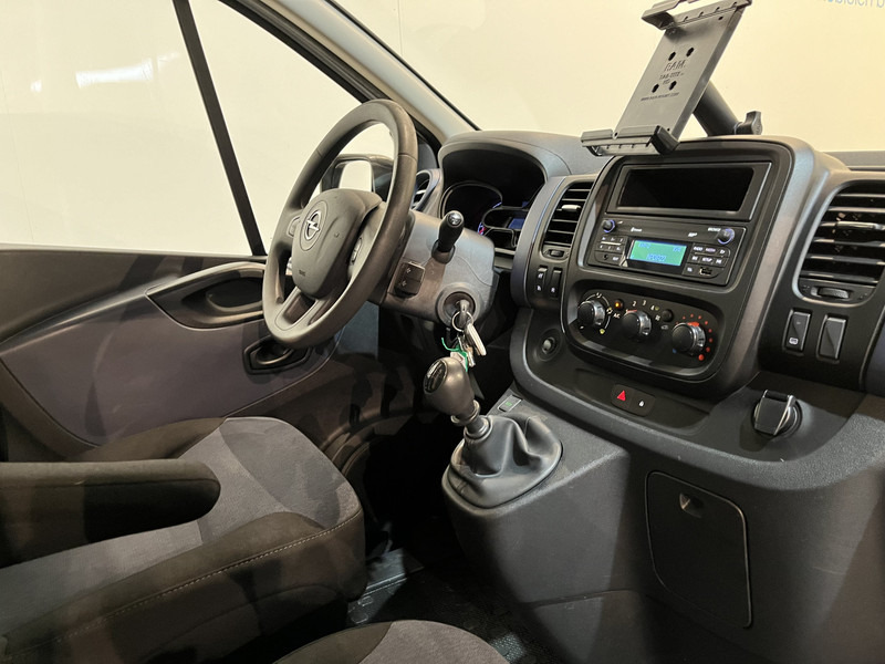 Opel Vivaro 1.6 CDTI L1H1 Servicebus / Inrichting / Euro 6 / Airco / Cruise Control / 3-Zits - Kleintransporter: das Bild 3 Opel Vivaro 1.6 CDTI L1H1 Servicebus / Inrichting / Euro 6 / Airco / Cruise Control / 3-Zits - Kleintransporter: das Bild 3