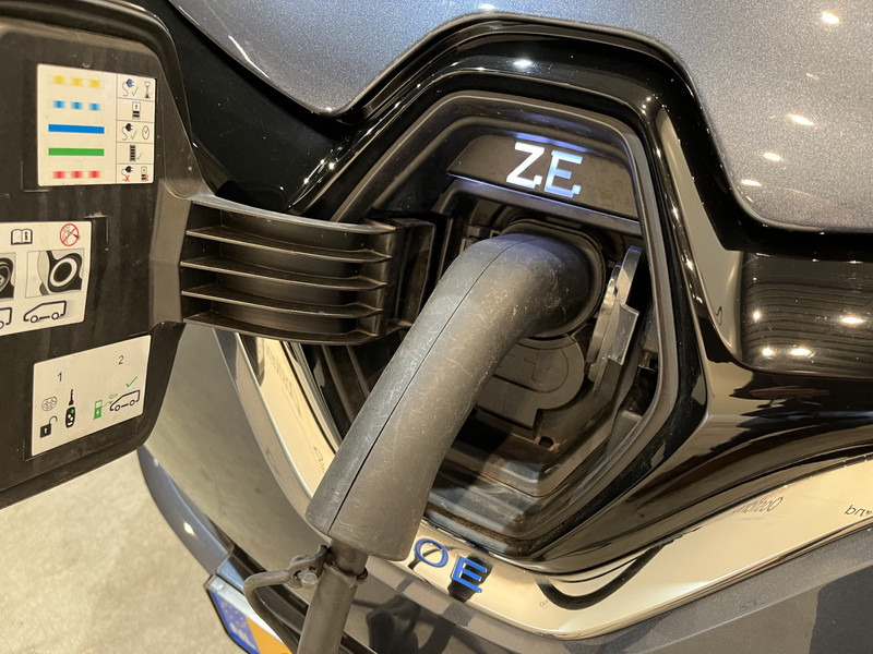 Schrägheck Renault ZOE R110 Life 52 kWh (Incl. Accu) / CarPlay / Airco / Cruise Control / 34.000 KM !! Prijs ex BTW € 11.530,-: das Bild 13