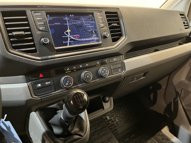 Kastenwagen Volkswagen Crafter 35 2.0 TDI L3H3 140 PK RWD Servicebus / Aluca Inrichting / Euro 6 / Trekhaak 3000 KG / Airco / Camera / Navigatie / CarPlay: das Bild 7