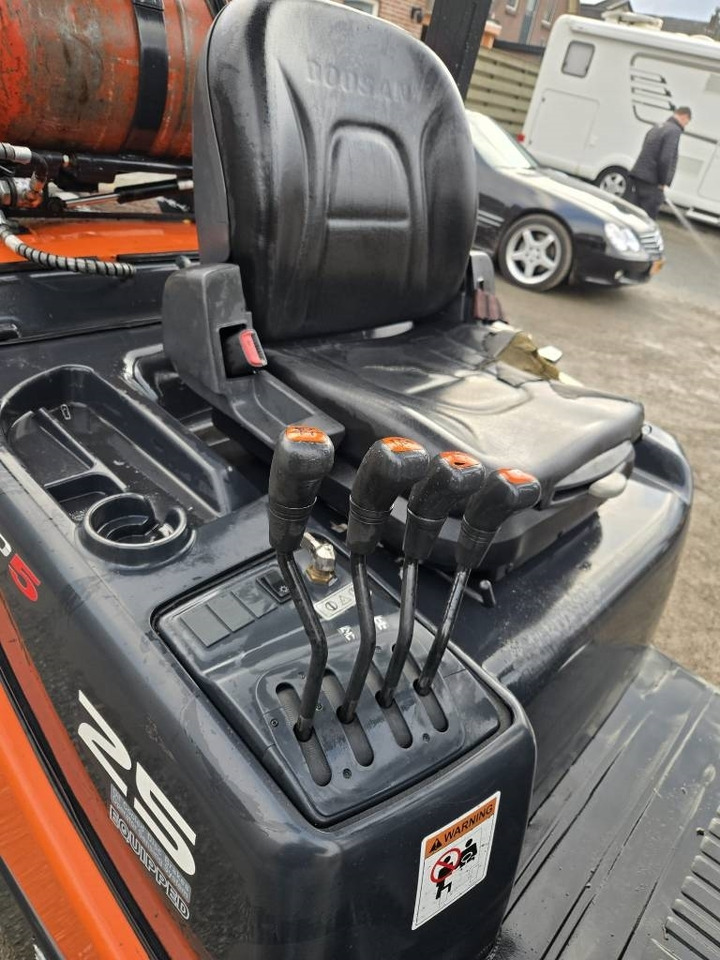 Treibgasstapler Doosan G 25 E-5: das Bild 13 Treibgasstapler Doosan G 25 E-5: das Bild 13