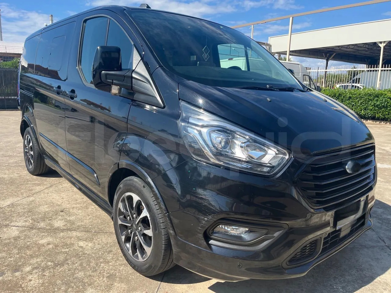 Ford Tourneo Custom - Kleinbus, Personentransporter: das Bild 1 Ford Tourneo Custom - Kleinbus, Personentransporter: das Bild 1