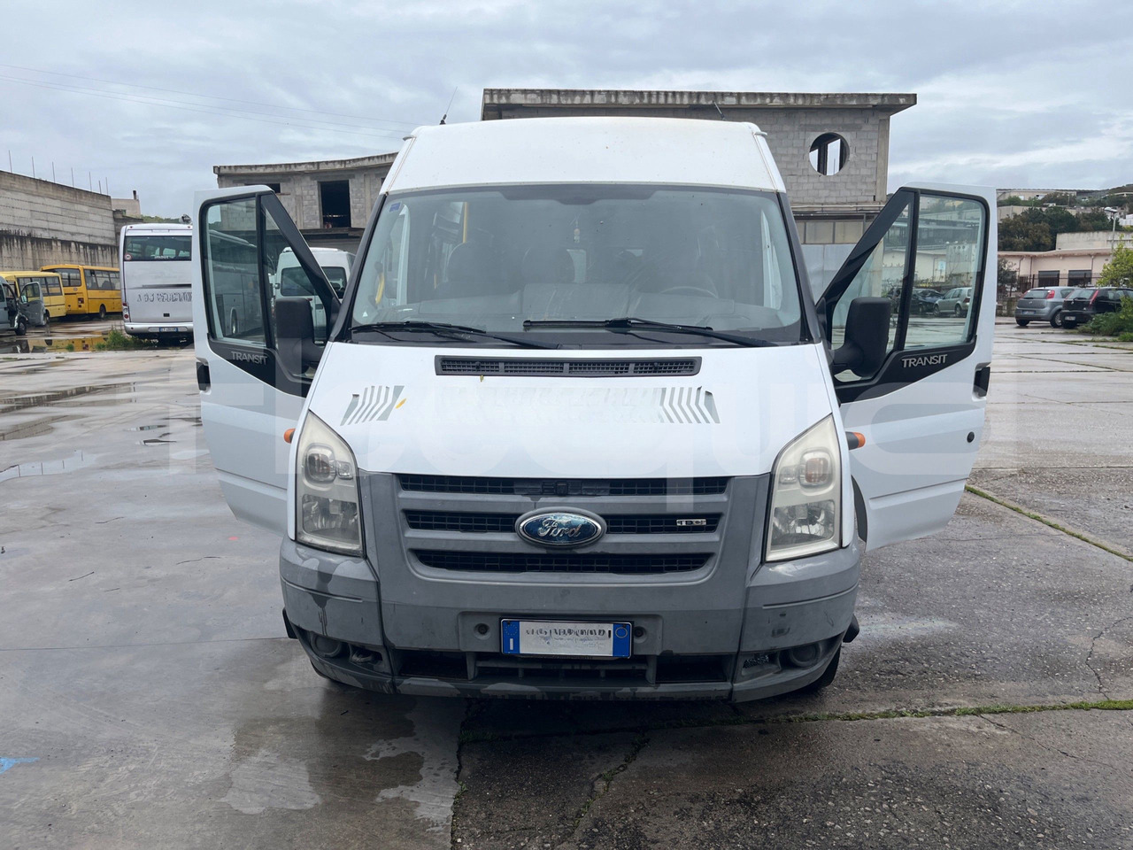 Ford Transit - Kleinbus, Personentransporter: das Bild 2 Ford Transit - Kleinbus, Personentransporter: das Bild 2