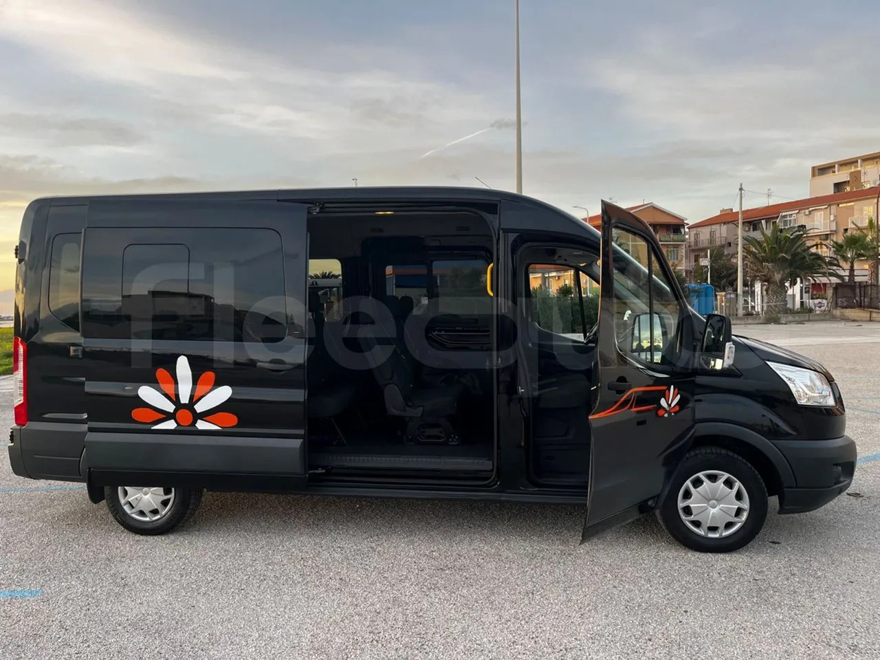 Kleinbus, Personentransporter Ford Transit: das Bild 14 Kleinbus, Personentransporter Ford Transit: das Bild 14