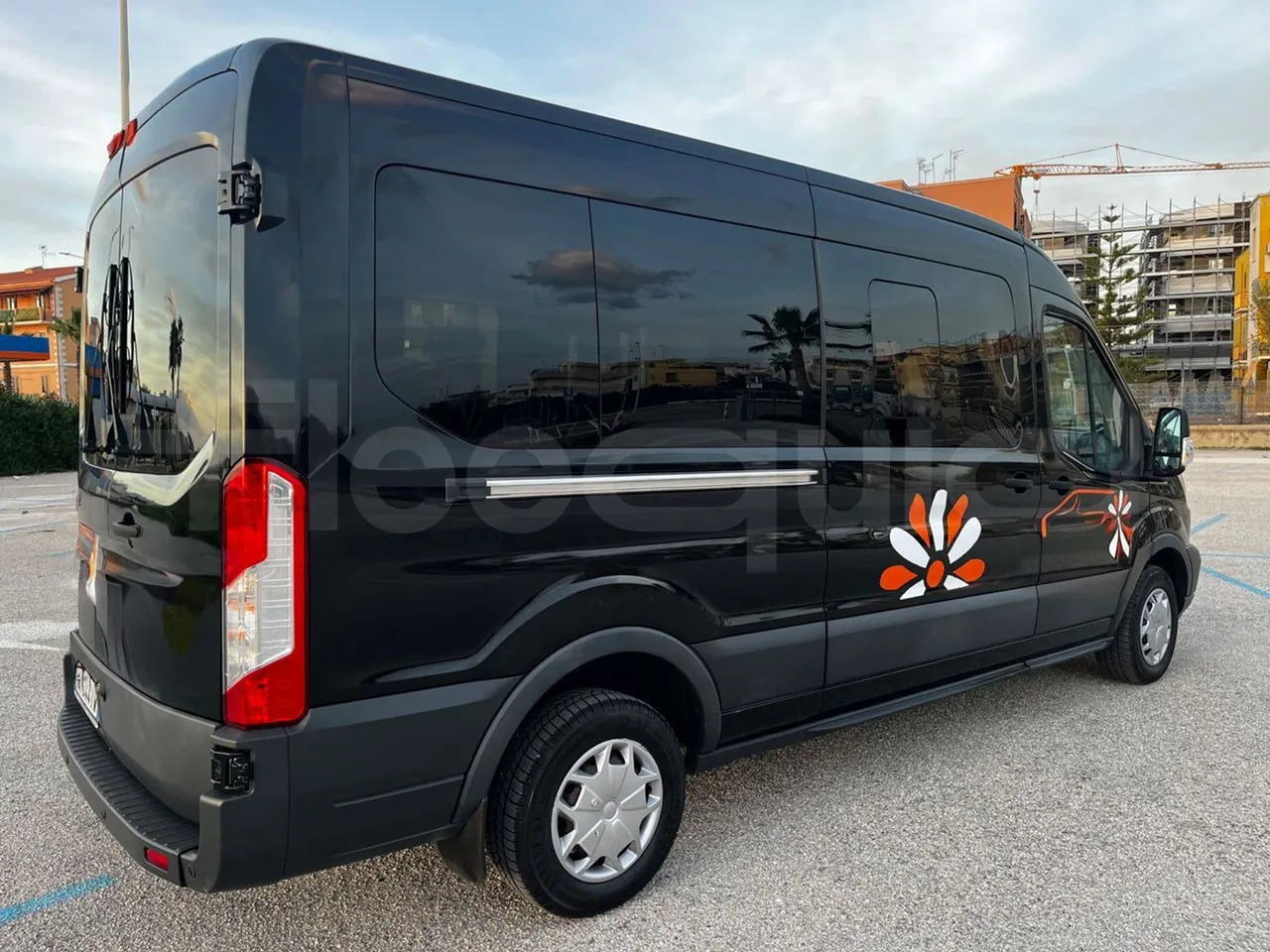 Kleinbus, Personentransporter Ford Transit: das Bild 11 Kleinbus, Personentransporter Ford Transit: das Bild 11