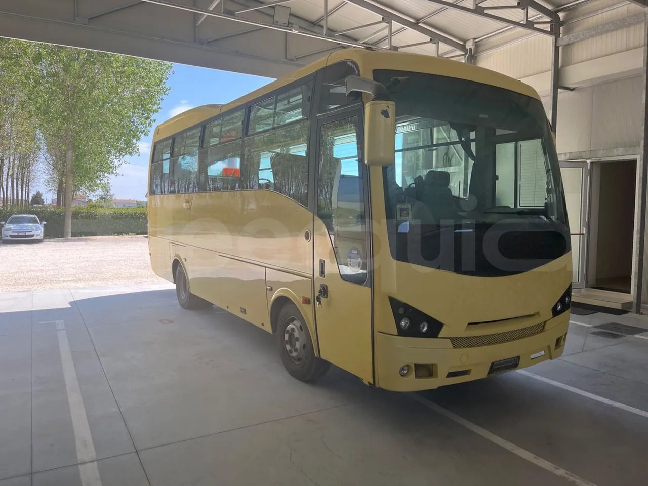 ISUZU Turquoise/Sb - Schulbus: das Bild 1 ISUZU Turquoise/Sb - Schulbus: das Bild 1