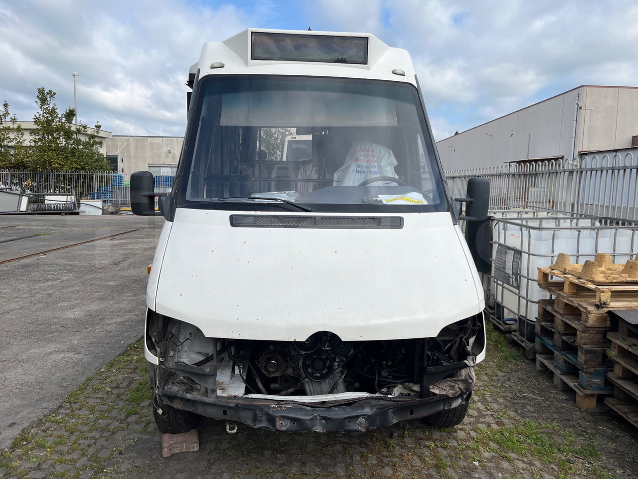 Mercedes-Benz 414T - Kleinbus, Personentransporter: das Bild 2 Mercedes-Benz 414T - Kleinbus, Personentransporter: das Bild 2
