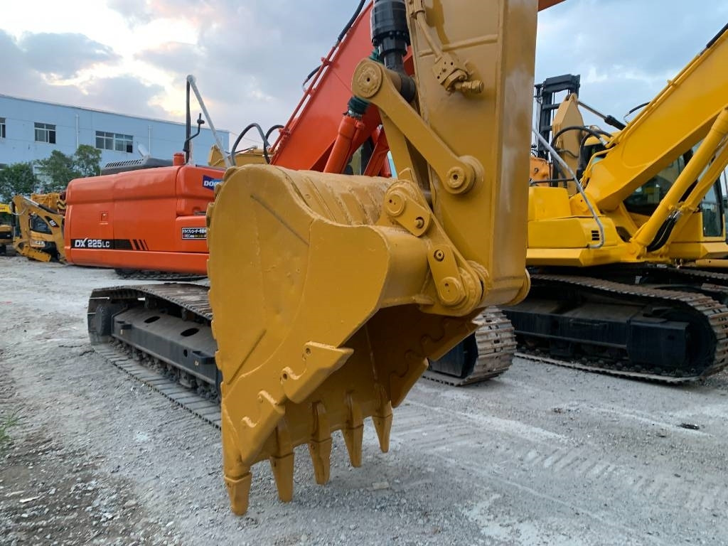 CAT 325 D - Kettenbagger: das Bild 3 CAT 325 D - Kettenbagger: das Bild 3