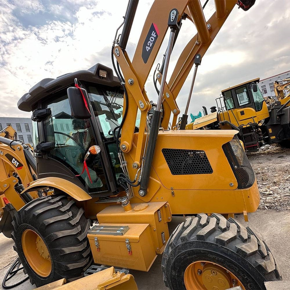 CAT 420 F - Baggerlader: das Bild 5 CAT 420 F - Baggerlader: das Bild 5