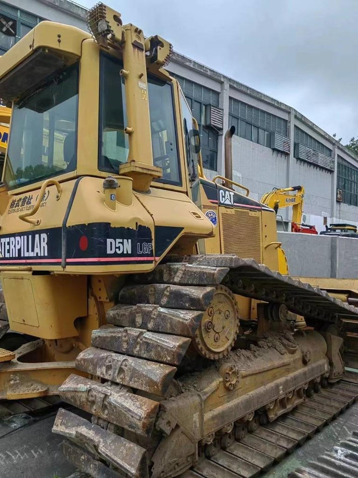 CAT D5N - Bulldozer: das Bild 3 CAT D5N - Bulldozer: das Bild 3