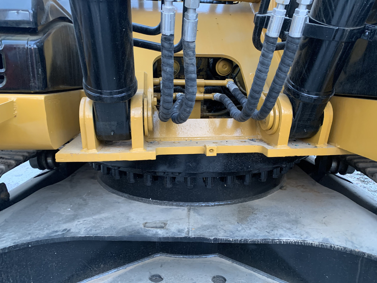 Kettenbagger CATERPILLAR 325D: das Bild 11