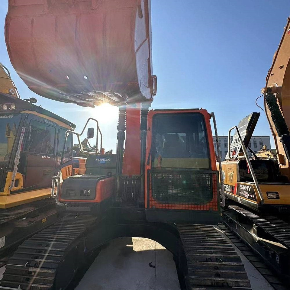 Doosan DX150LC-9C - Kettenbagger: das Bild 2 Doosan DX150LC-9C - Kettenbagger: das Bild 2