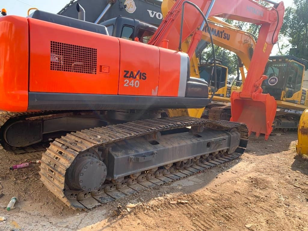 Hitachi Zaxis 240 - Kettenbagger: das Bild 3 Hitachi Zaxis 240 - Kettenbagger: das Bild 3