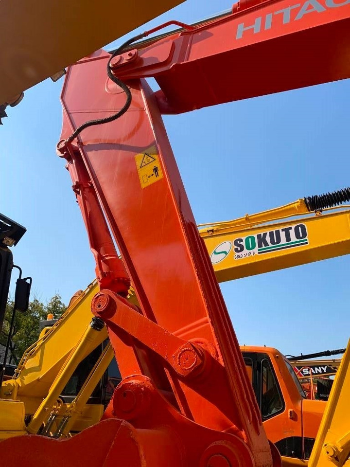 Hitachi Zaxis 240 - Kettenbagger: das Bild 5 Hitachi Zaxis 240 - Kettenbagger: das Bild 5