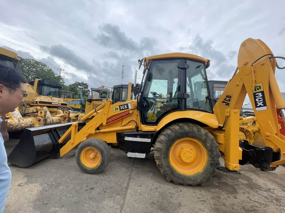 JCB 3CX - Baggerlader: das Bild 1 JCB 3CX - Baggerlader: das Bild 1