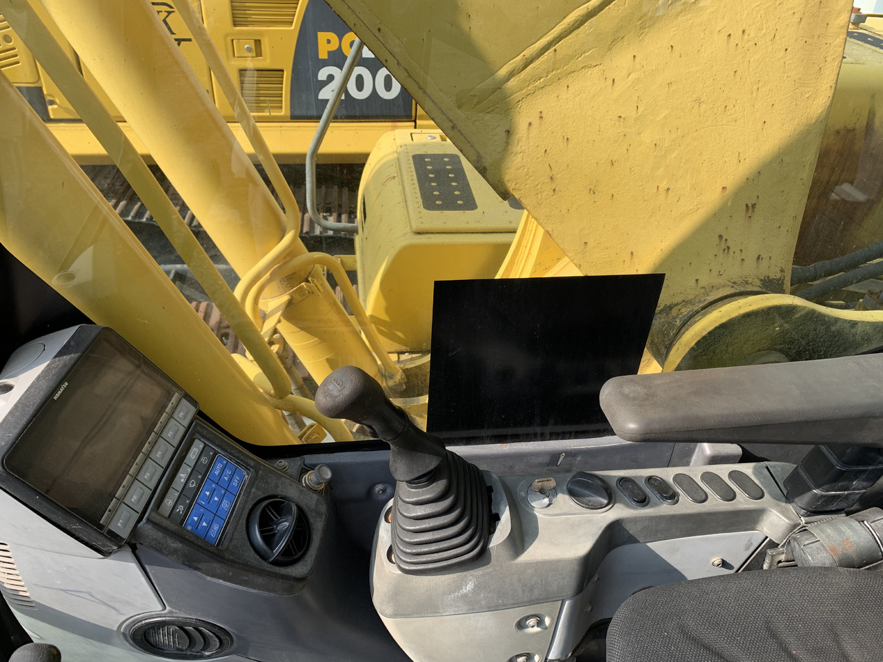 KOMATSU PC240 - Kettenbagger: das Bild 5 KOMATSU PC240 - Kettenbagger: das Bild 5