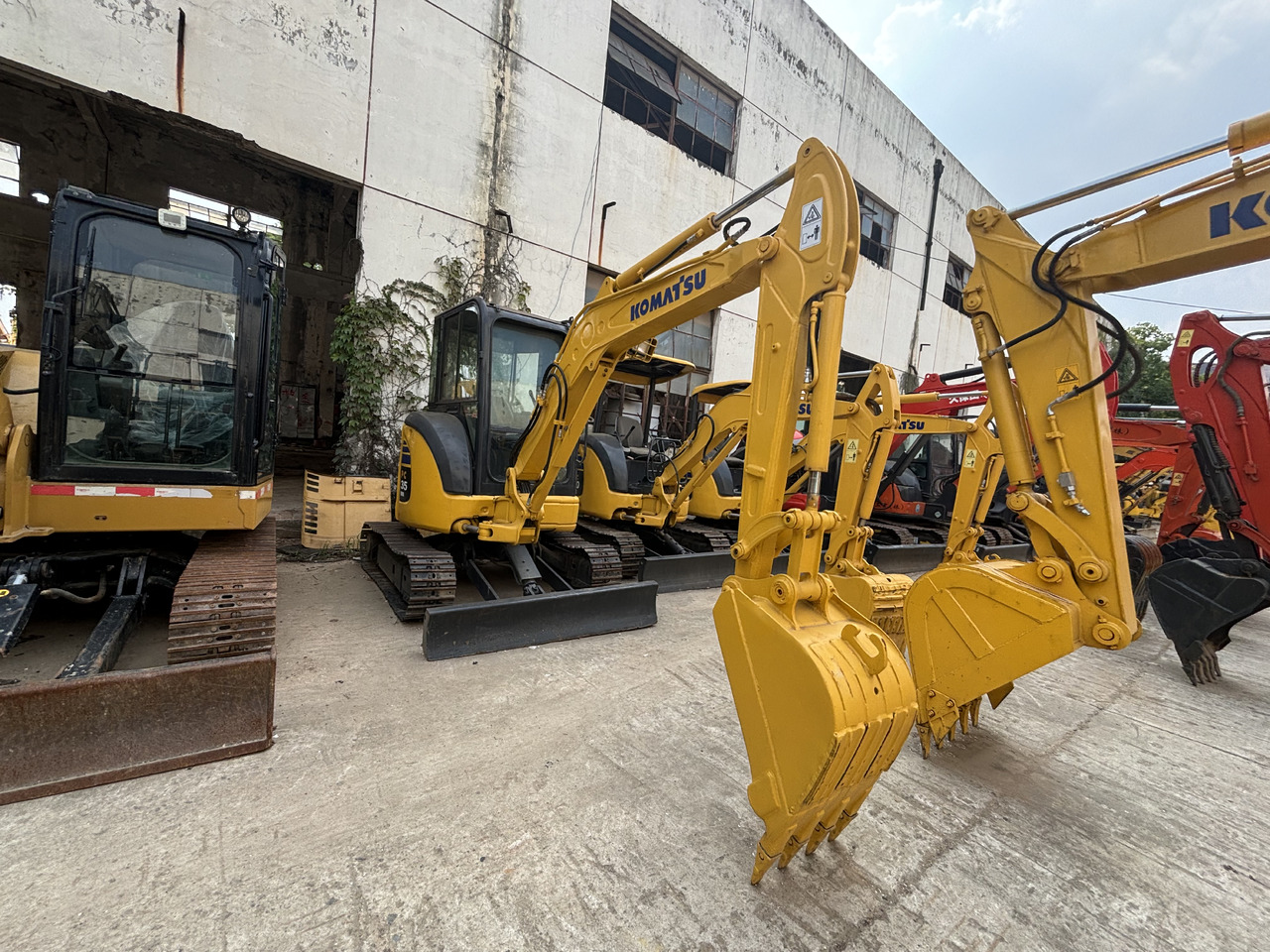 KOMATSU PC35MR - Minibagger: das Bild 1 KOMATSU PC35MR - Minibagger: das Bild 1