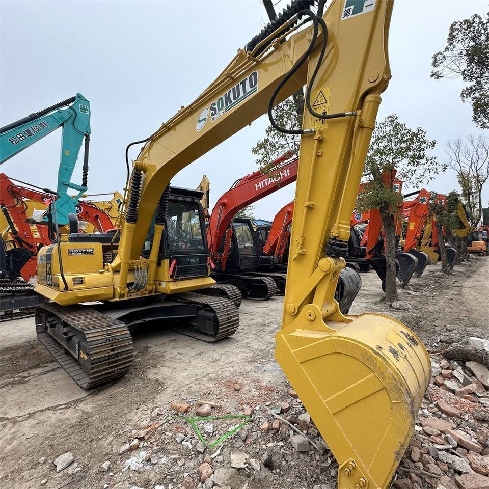 Komatsu PC 130-7 - Kettenbagger: das Bild 2 Komatsu PC 130-7 - Kettenbagger: das Bild 2