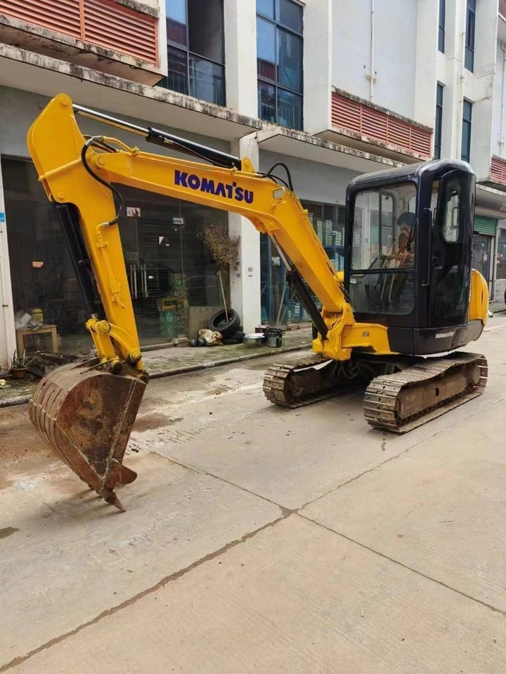 Komatsu PC 35 R-8 - Minibagger: das Bild 1 Komatsu PC 35 R-8 - Minibagger: das Bild 1