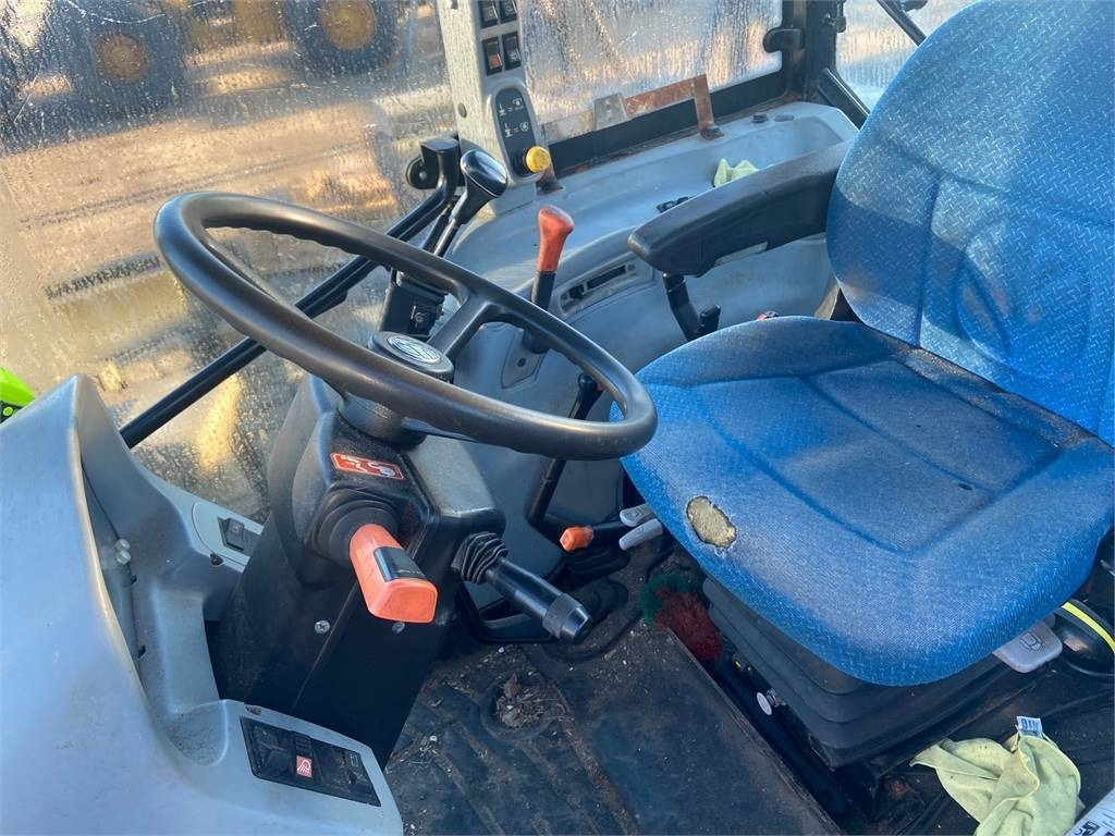 New Holland T5050 - Traktor: das Bild 2 New Holland T5050 - Traktor: das Bild 2