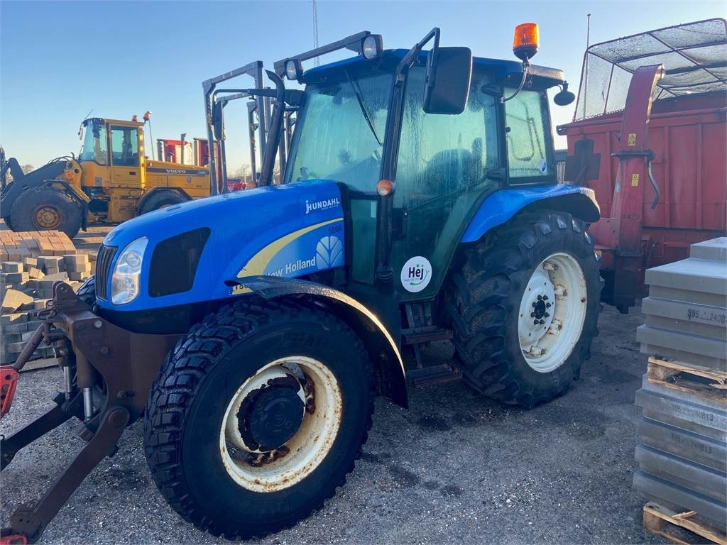 New Holland T5050 - Traktor: das Bild 1 New Holland T5050 - Traktor: das Bild 1
