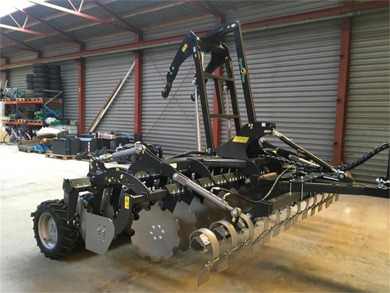 Agro - TOM 4 m. bugseret med slæbeplanke - Scheibenegge: das Bild 1 Agro - TOM 4 m. bugseret med slæbeplanke - Scheibenegge: das Bild 1