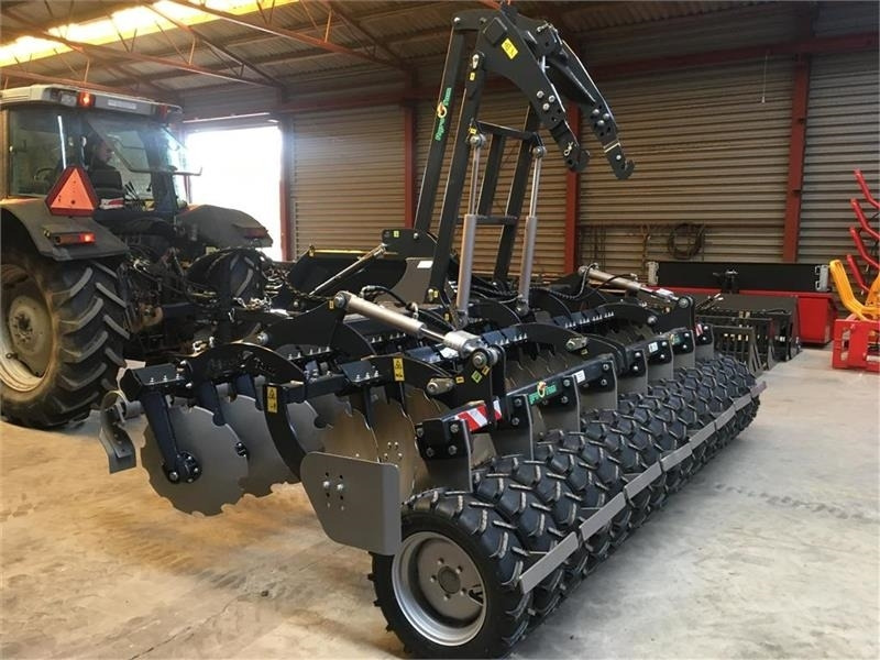 Agro - TOM 4 m. bugseret med slæbeplanke - Scheibenegge: das Bild 4 Agro - TOM 4 m. bugseret med slæbeplanke - Scheibenegge: das Bild 4