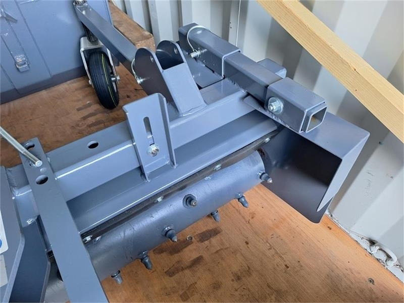 Multione Powerrake - Anbauteil für Baumaschine: das Bild 2 Multione Powerrake - Anbauteil für Baumaschine: das Bild 2