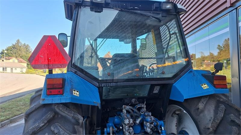 Ford 8240 - Traktor: das Bild 3 Ford 8240 - Traktor: das Bild 3