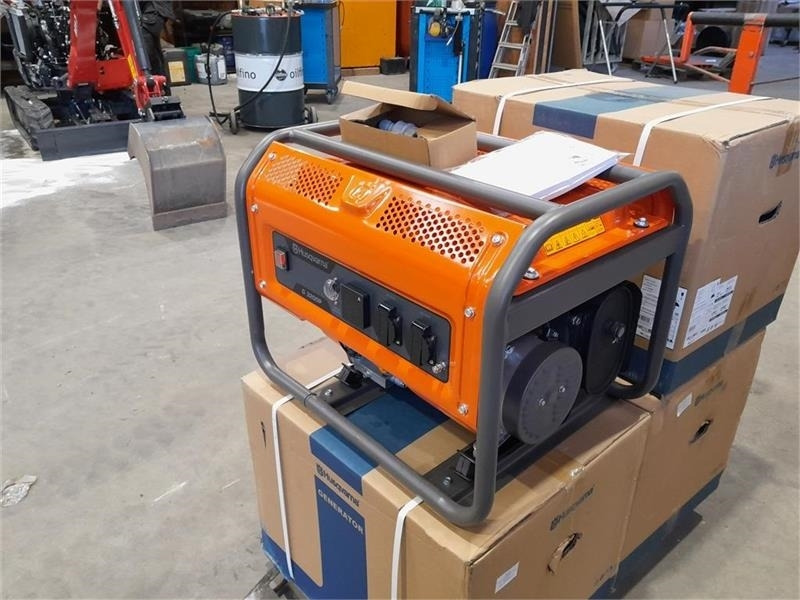 - - - HUSQVARNA G3200P - Stromgenerator: das Bild 2 - - - HUSQVARNA G3200P - Stromgenerator: das Bild 2