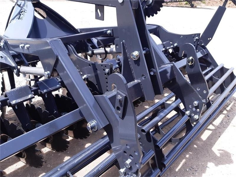 Inter-Tech Diskharve 4 meter J-Maskiner 4 meter med hydraulis - Scheibenegge: das Bild 3 Inter-Tech Diskharve 4 meter J-Maskiner 4 meter med hydraulis - Scheibenegge: das Bild 3