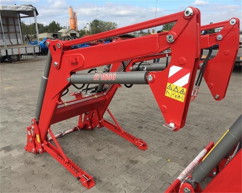 - - - J-Maskiner IT 1600 - Frontlader für Traktor: das Bild 4 - - - J-Maskiner IT 1600 - Frontlader für Traktor: das Bild 4