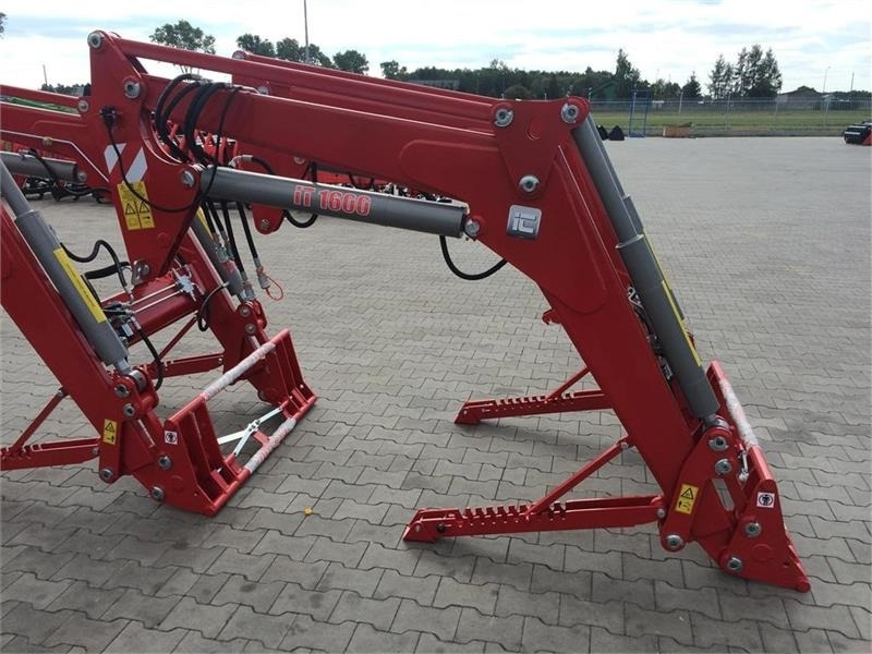 - - - J-Maskiner IT 1600 - Frontlader für Traktor: das Bild 1 - - - J-Maskiner IT 1600 - Frontlader für Traktor: das Bild 1