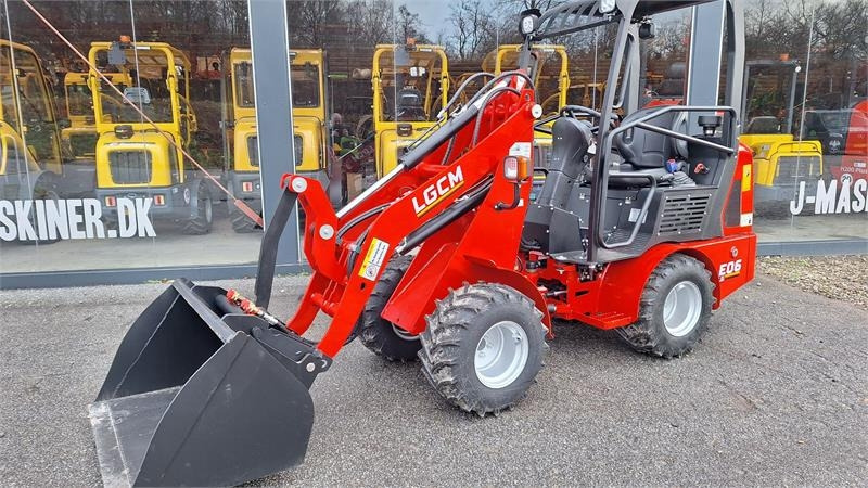 LGCM lge06 - Hoflader: das Bild 1 LGCM lge06 - Hoflader: das Bild 1
