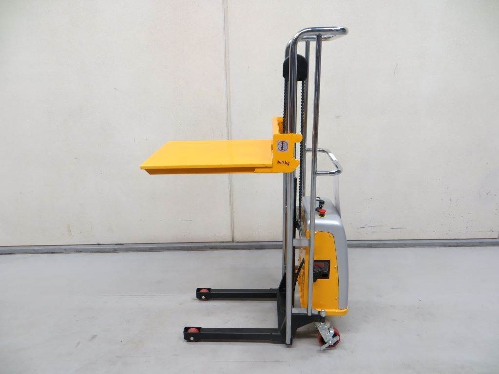 INTRA 1841044215 - Hochhubwagen: das Bild 2 INTRA 1841044215 - Hochhubwagen: das Bild 2
