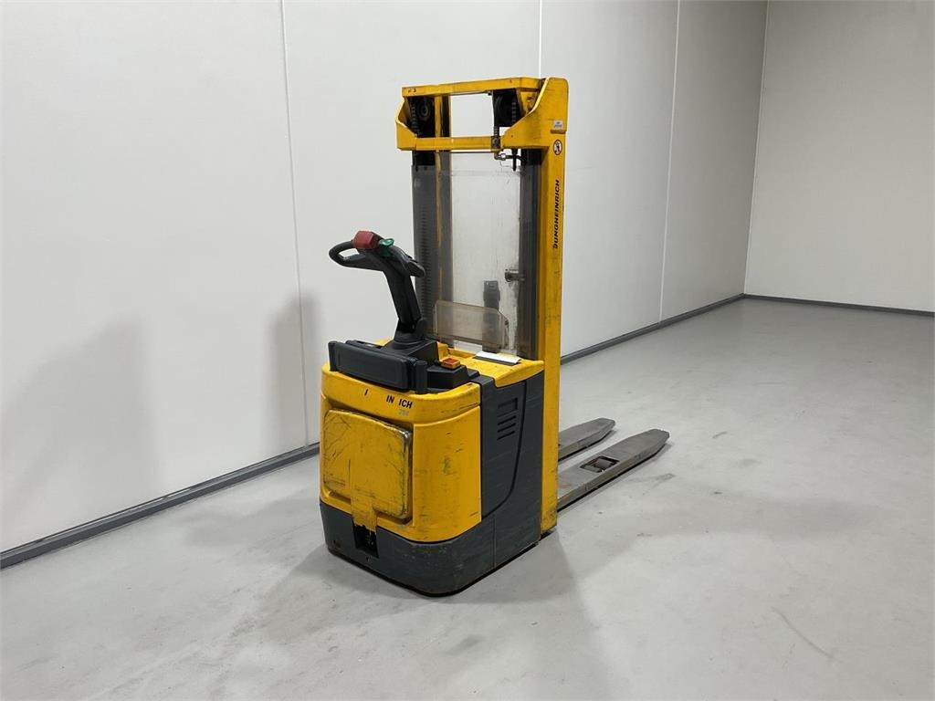 Jungheinrich ERC 214 - Hochhubwagen: das Bild 2 Jungheinrich ERC 214 - Hochhubwagen: das Bild 2