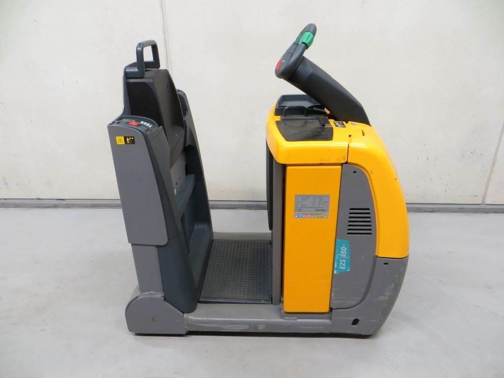 Jungheinrich EZS 350 - Terminaltraktor: das Bild 1 Jungheinrich EZS 350 - Terminaltraktor: das Bild 1