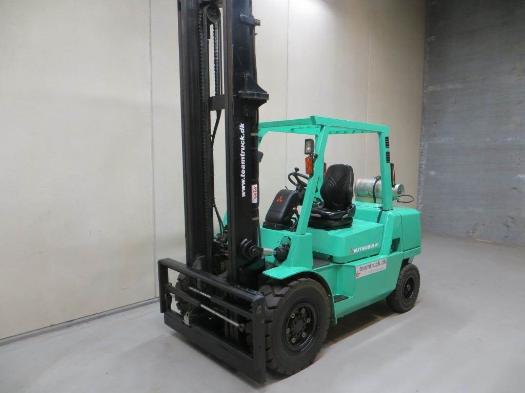 Mitsubishi FG45K2 - Treibgasstapler: das Bild 3 Mitsubishi FG45K2 - Treibgasstapler: das Bild 3