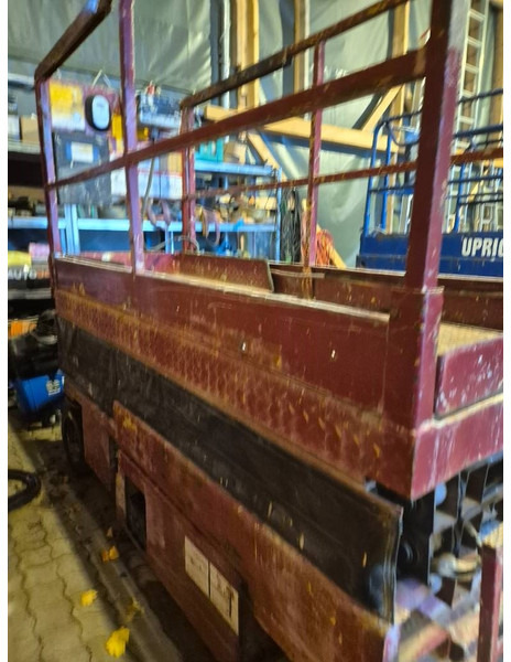 Grove 6-10 meter 2 persons lift - Scherenbühne: das Bild 5 Grove 6-10 meter 2 persons lift - Scherenbühne: das Bild 5