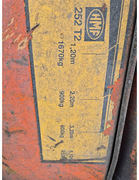 HMF 252-T2 with 2 hydraulic extensions - Ladekran: das Bild 4 HMF 252-T2 with 2 hydraulic extensions - Ladekran: das Bild 4