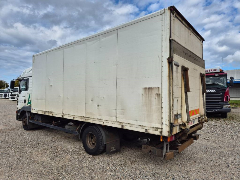 MAN TGL 10 / 12.180 4x2 with lift /ramp - Koffer LKW: das Bild 2 MAN TGL 10 / 12.180 4x2 with lift /ramp - Koffer LKW: das Bild 2