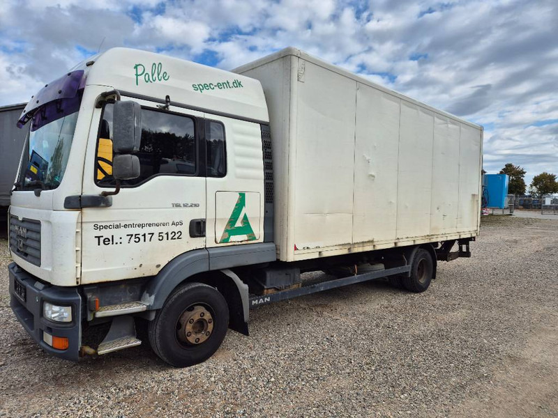 MAN TGL 10 / 12.180 4x2 with lift /ramp - Koffer LKW: das Bild 1 MAN TGL 10 / 12.180 4x2 with lift /ramp - Koffer LKW: das Bild 1