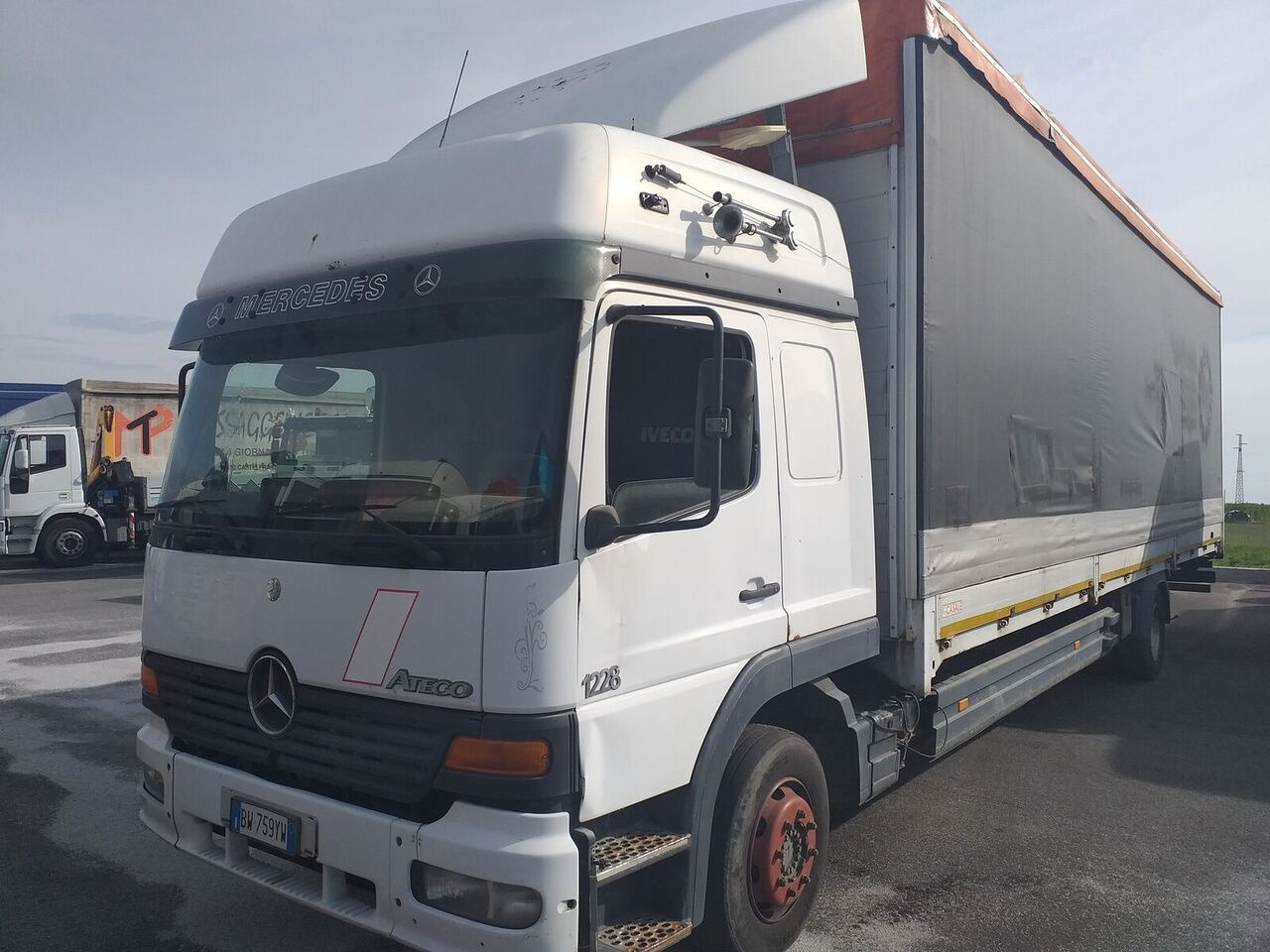 Mercedes-Benz ATEGO 12.28 - Plane LKW: das Bild 1 Mercedes-Benz ATEGO 12.28 - Plane LKW: das Bild 1