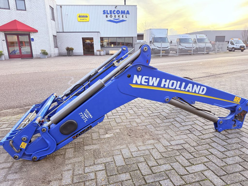 Stoll Voorlader TL770 Aanbouwdelen NH /CaseIH - Anbauteil für Landmaschine: das Bild 1 Stoll Voorlader TL770 Aanbouwdelen NH /CaseIH - Anbauteil für Landmaschine: das Bild 1