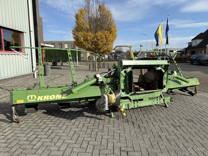 Krone Easy Collect 600-2 FP Fit New Holland FR - Erntemaschine: das Bild 2 Krone Easy Collect 600-2 FP Fit New Holland FR - Erntemaschine: das Bild 2