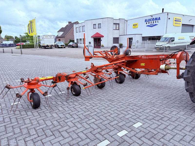 Kuhn GF8501 T - Heuwender/ Wenderechen: das Bild 1 Kuhn GF8501 T - Heuwender/ Wenderechen: das Bild 1