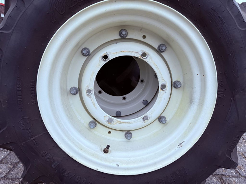Mitas 420/70R30 & 300/70R20 Compl wheel - Felgen und Reifen: das Bild 3 Mitas 420/70R30 & 300/70R20 Compl wheel - Felgen und Reifen: das Bild 3
