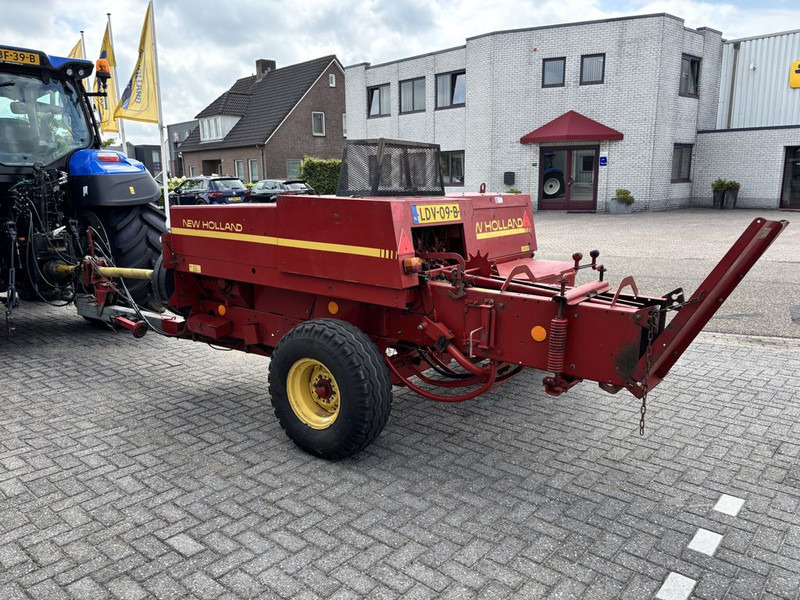 New Holland 570 Kleine Balenpers - Packenpresse: das Bild 2 New Holland 570 Kleine Balenpers - Packenpresse: das Bild 2